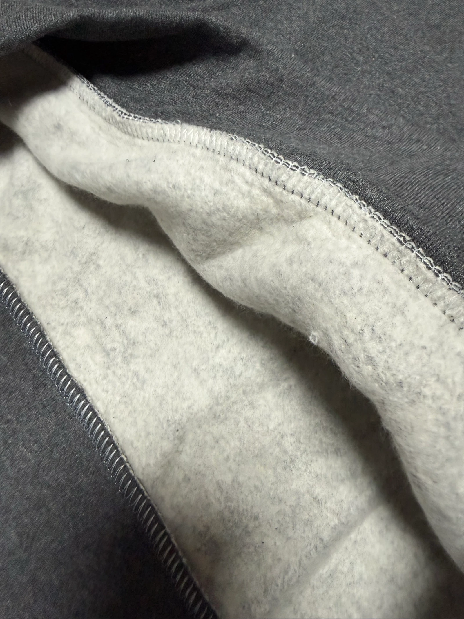 Grijze trui met capuchon en fleece maat XL – photo 4